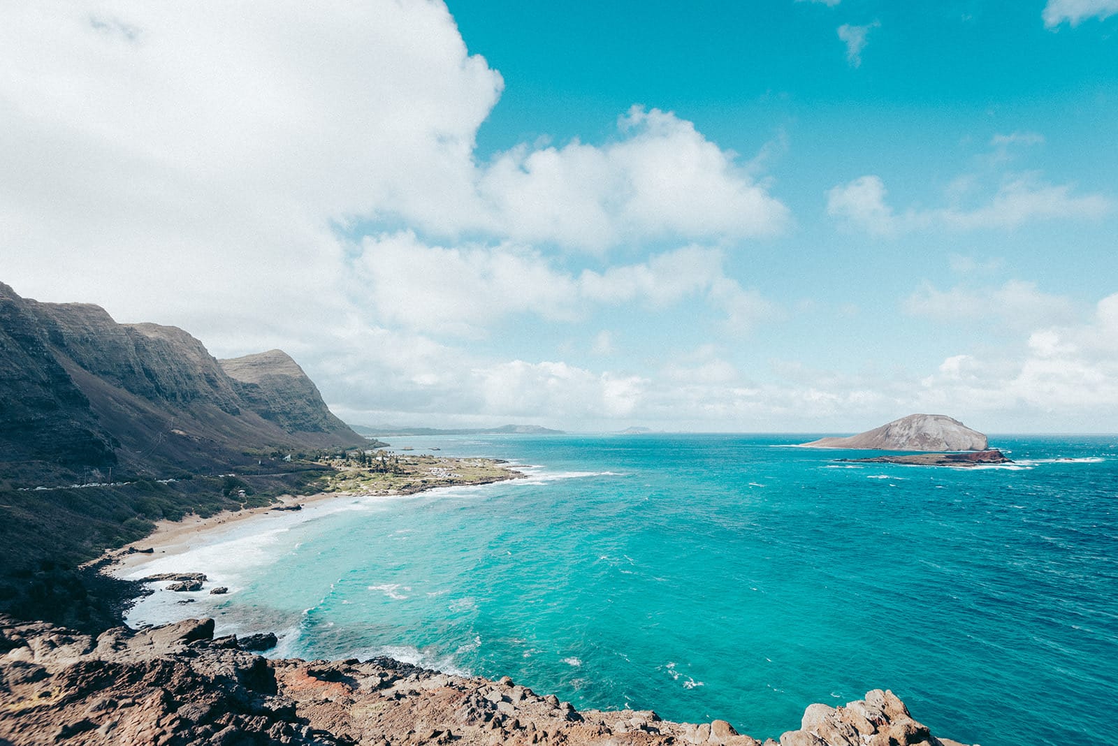 The view from Makapu'u Lookout over the bay and Rabbit Island